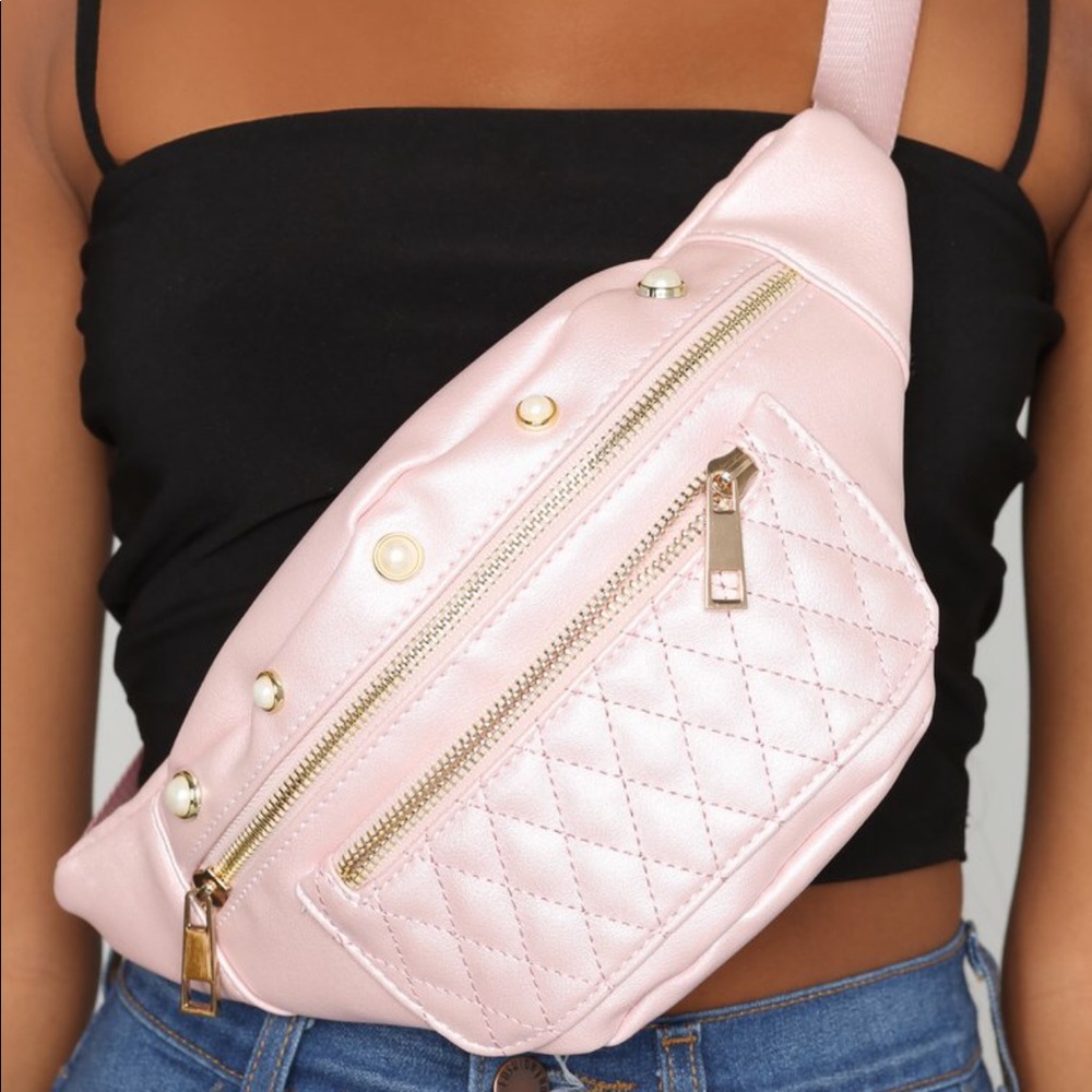 FashionNova Pink Fanny Pack💖💖